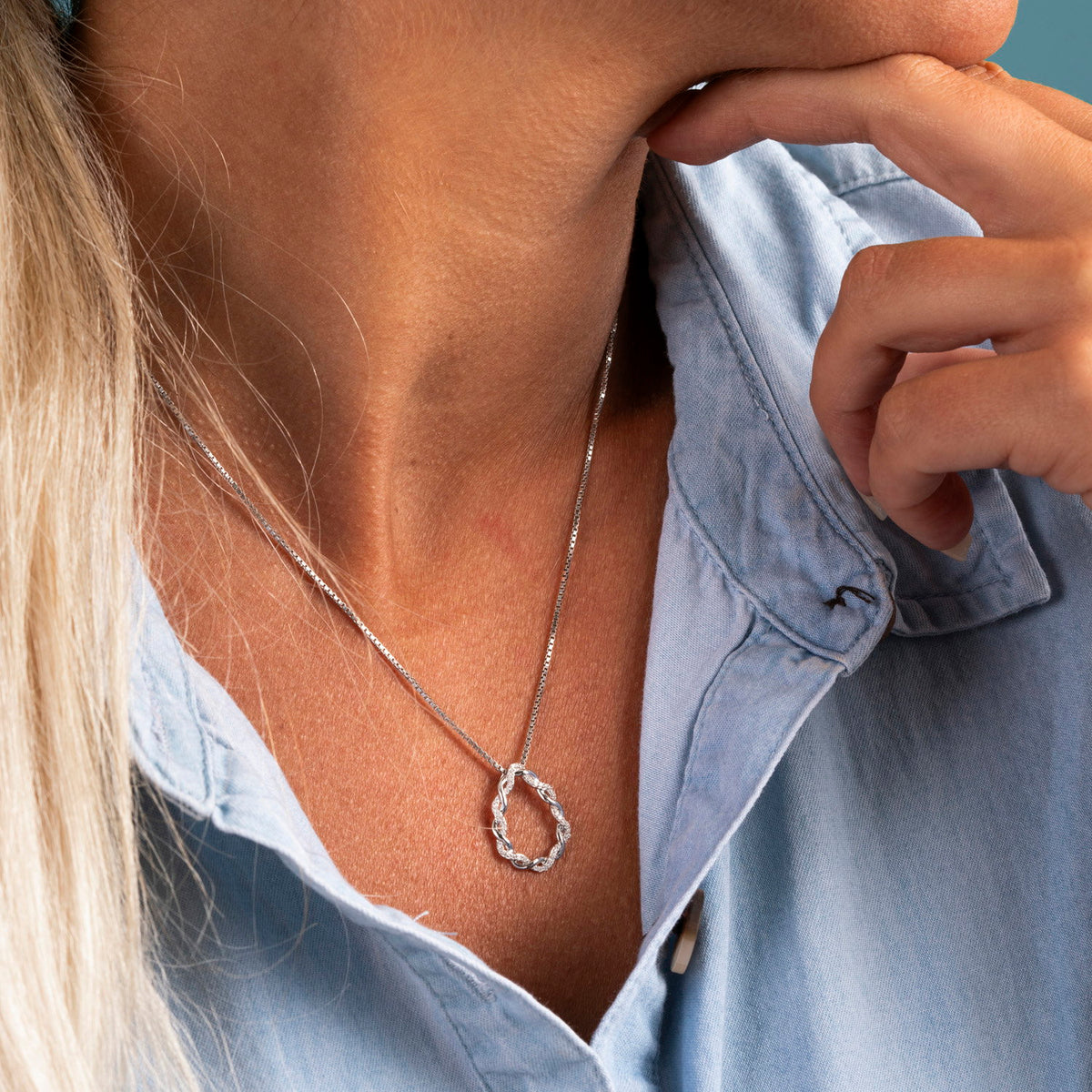 Anheng i 585 gull med diamanter 0,15 ct, bilde 3 av 4