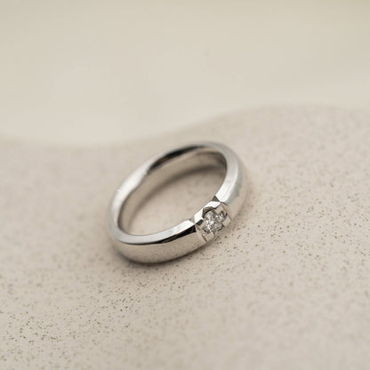 Beta ring i 14 karat hvitt gull med diamant 0,15 ct, bilde 4 av 4