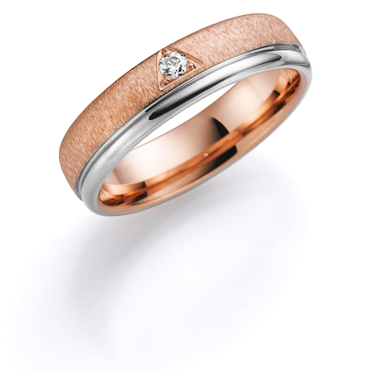 Ring i tofarget 585 gull med diamant 0,05 ct, 1,6 mm høy