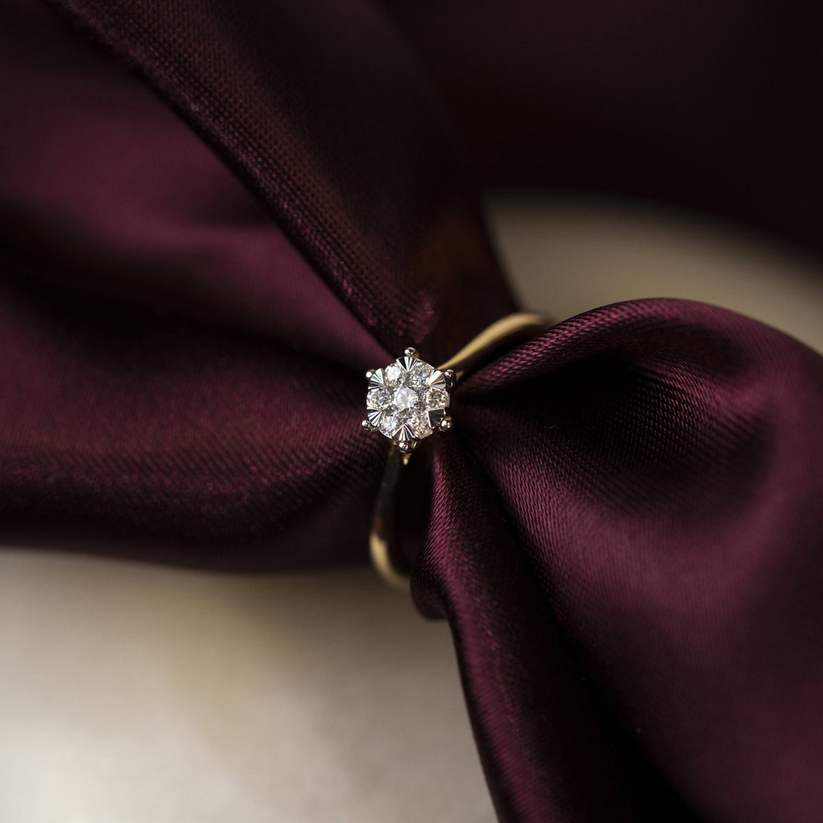 Illusjon ring i gult gull med diamanter 0,15 ct, bilde 3 av 3