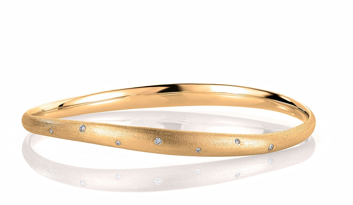 Armring i 585 gult gull med diamant 0,10 ct, størrelse 62