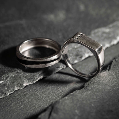 Ring i rhodinert 925 sølv med sort emalje 5 mm, bilde 4 av 7