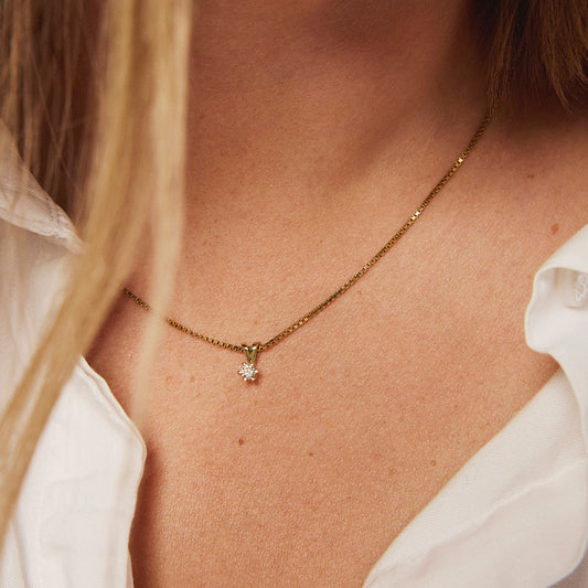Vida anheng i 14 karat gult gull med diamant 0,30 ct, bilde 2 av 3