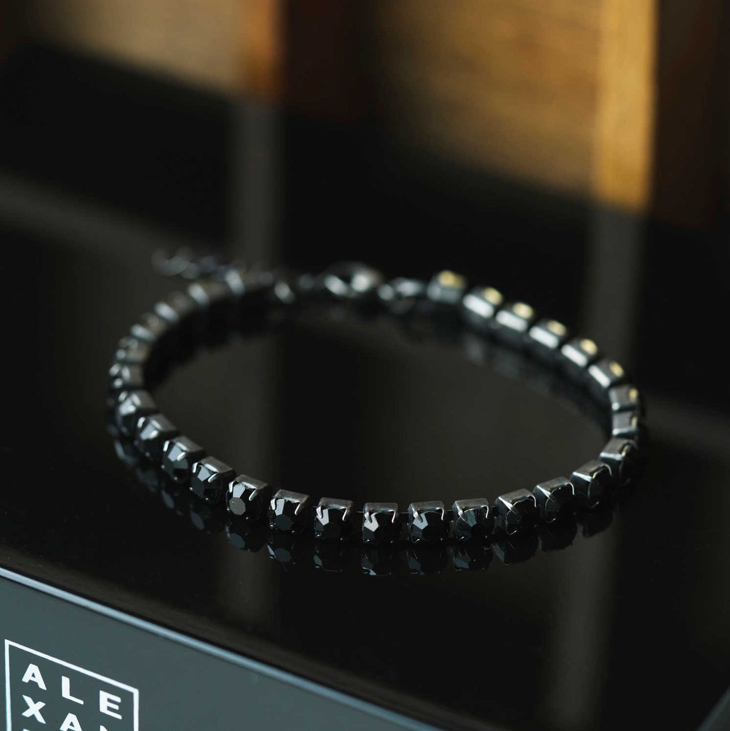 ARMBÅND I STÅL MED SORT ZIRKONIA 972557