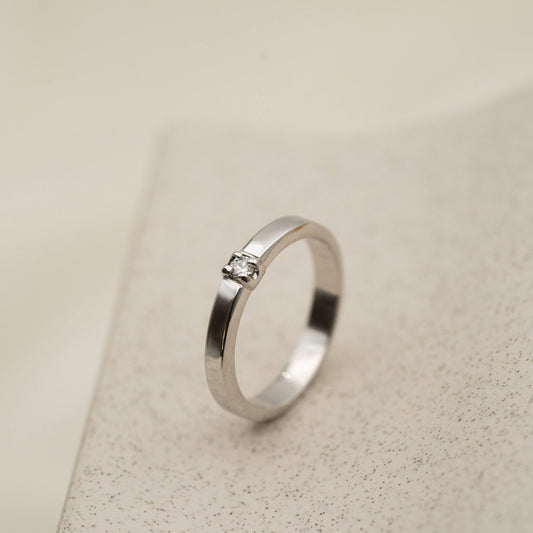 Sigma ring i 14 karat hvitt gull med diamant 0,07 ct, bilde 2 av 3