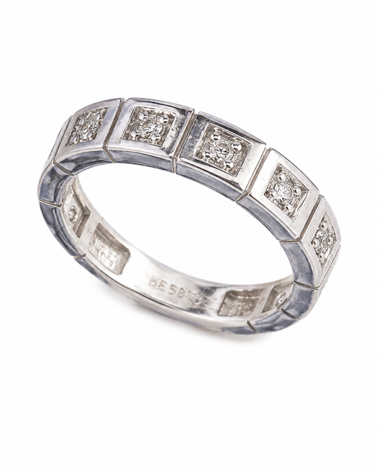 Carmen ring i 585 hvitt gull med diamant