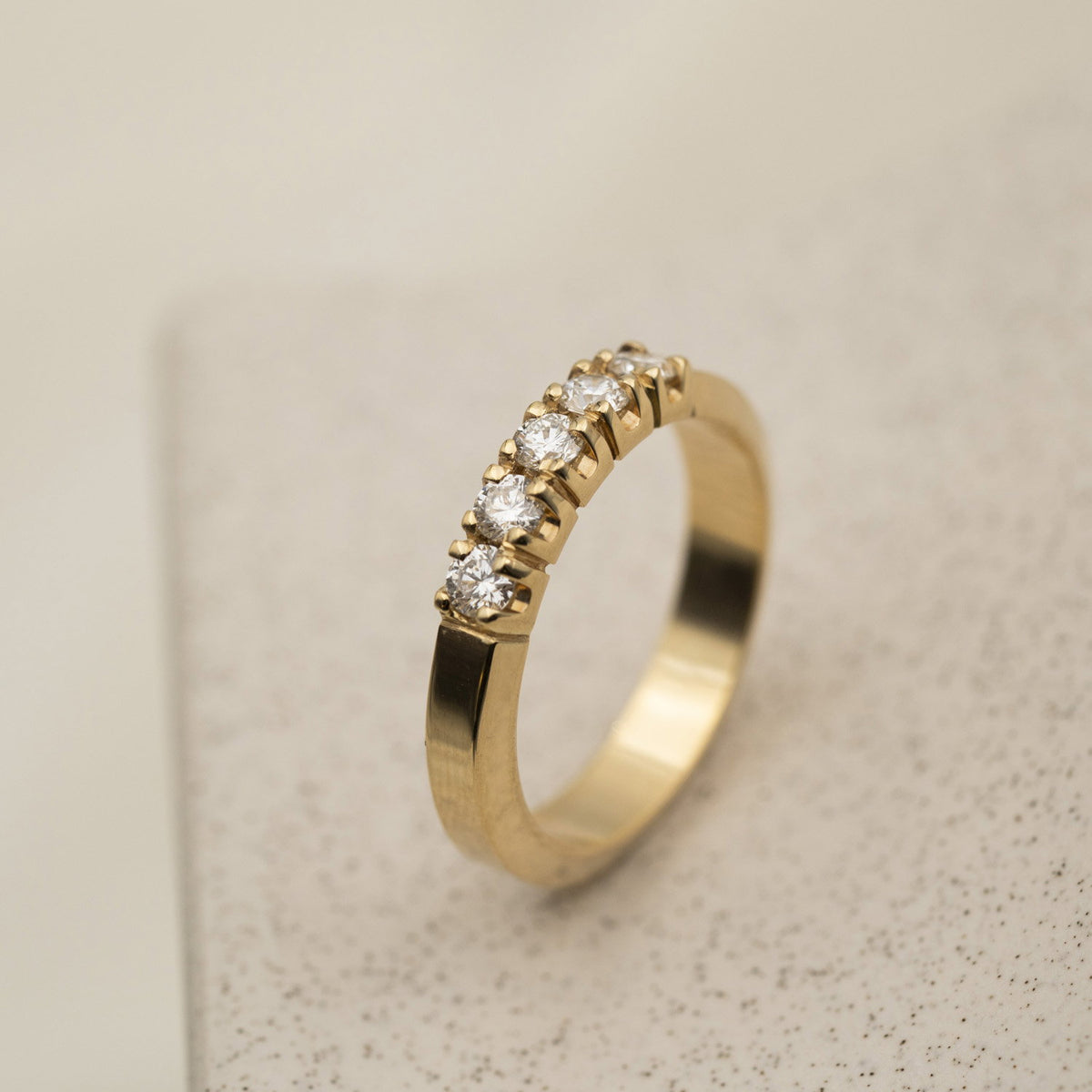 Sigma ring i gult gull med diamant 0,50 ct, 4,2 mm, bilde 4 av 4