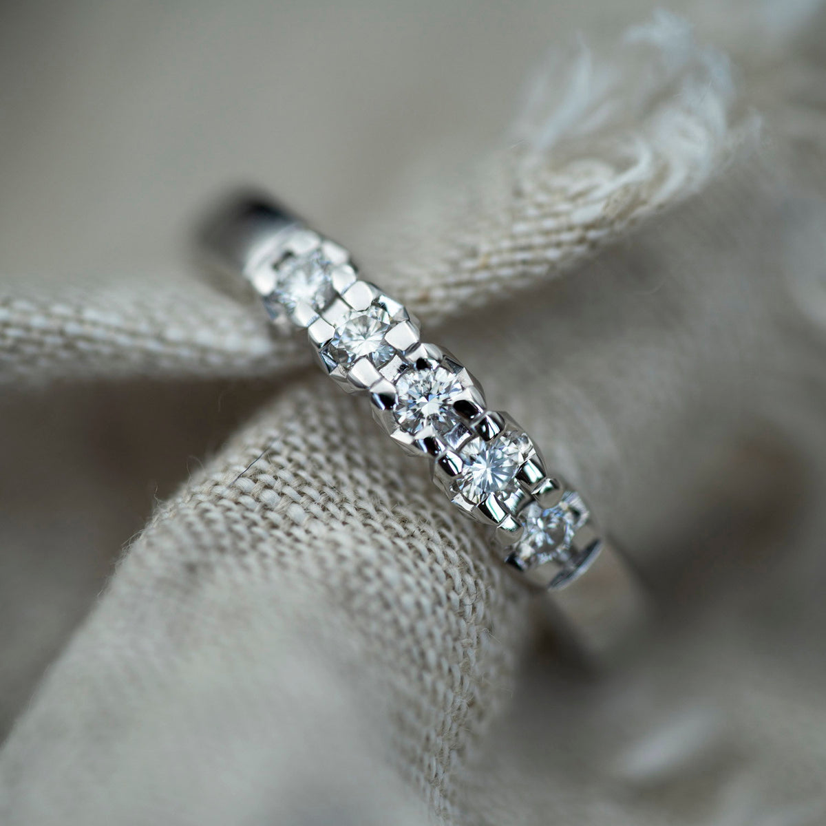 Beta ring i 14 karat hvitt gull med diamant 0,25 ct, bilde 3 av 4
