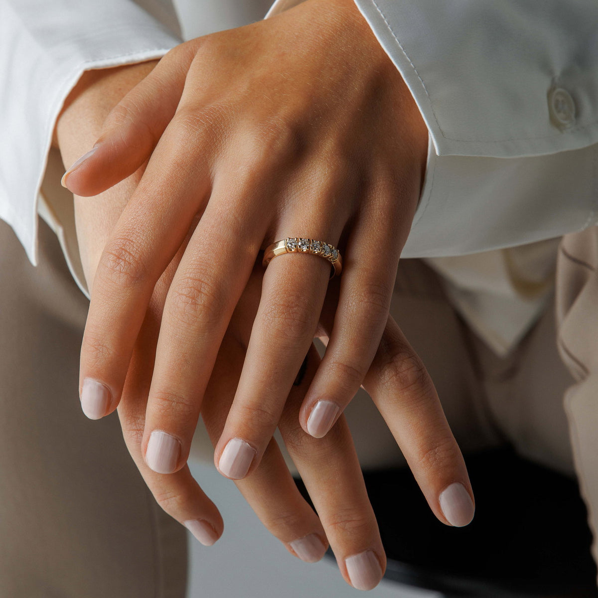 Sigma ring i 14 karat gult gull med diamant 0,75 ct, 4,2 mm, bilde 2 av 2