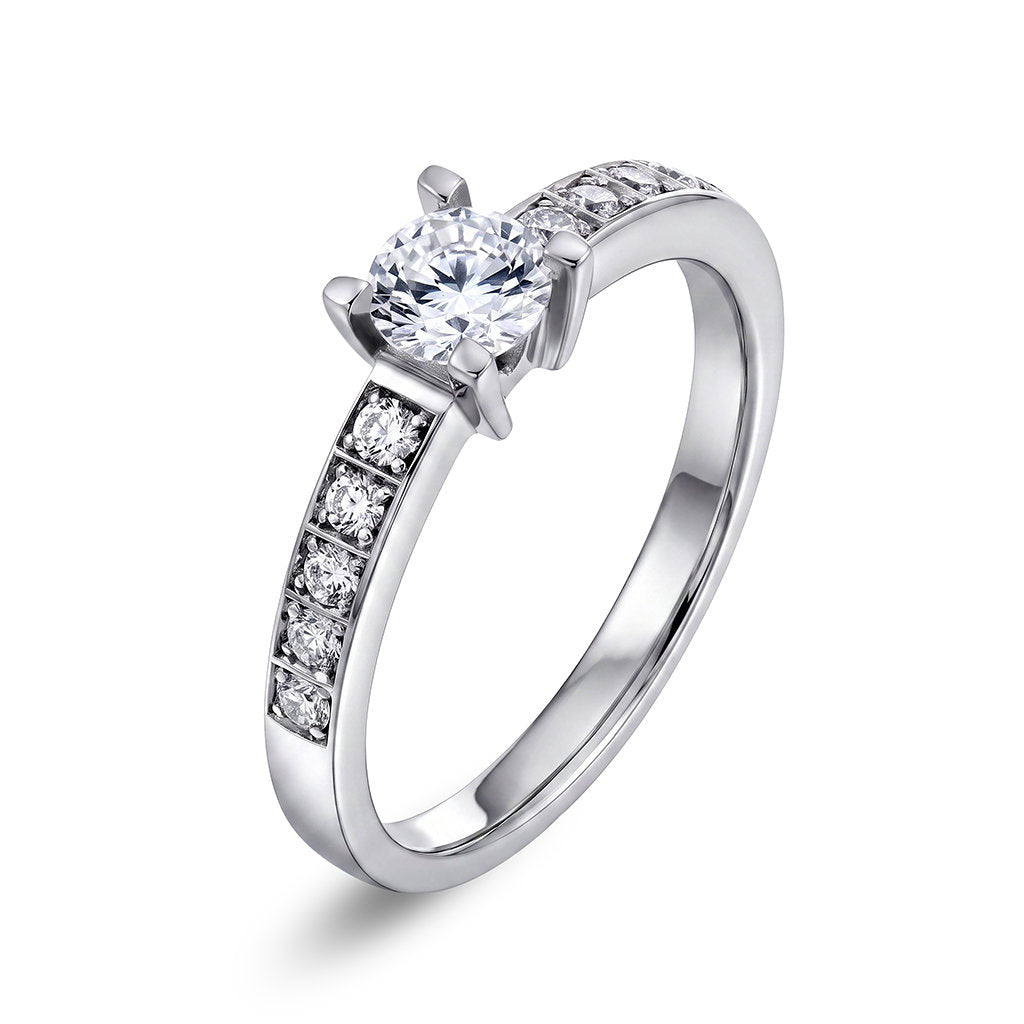 Ring i 14 karat hvitt gull med diamanter 0,70 ct