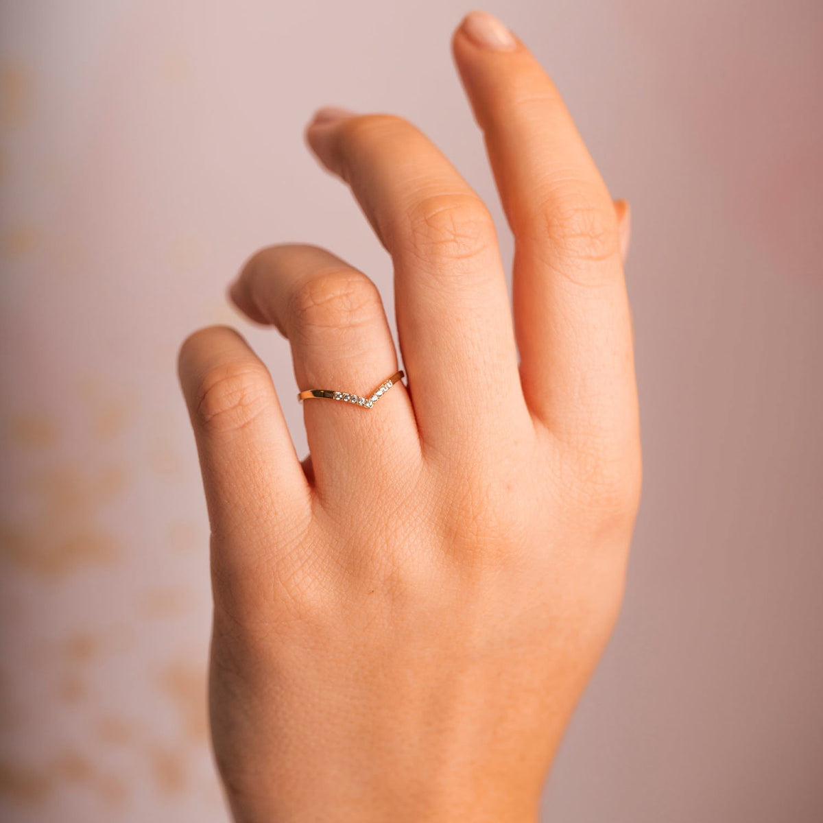 Ring i 585 gult gull med zirkonia, 2 mm bred, bilde 2 av 2