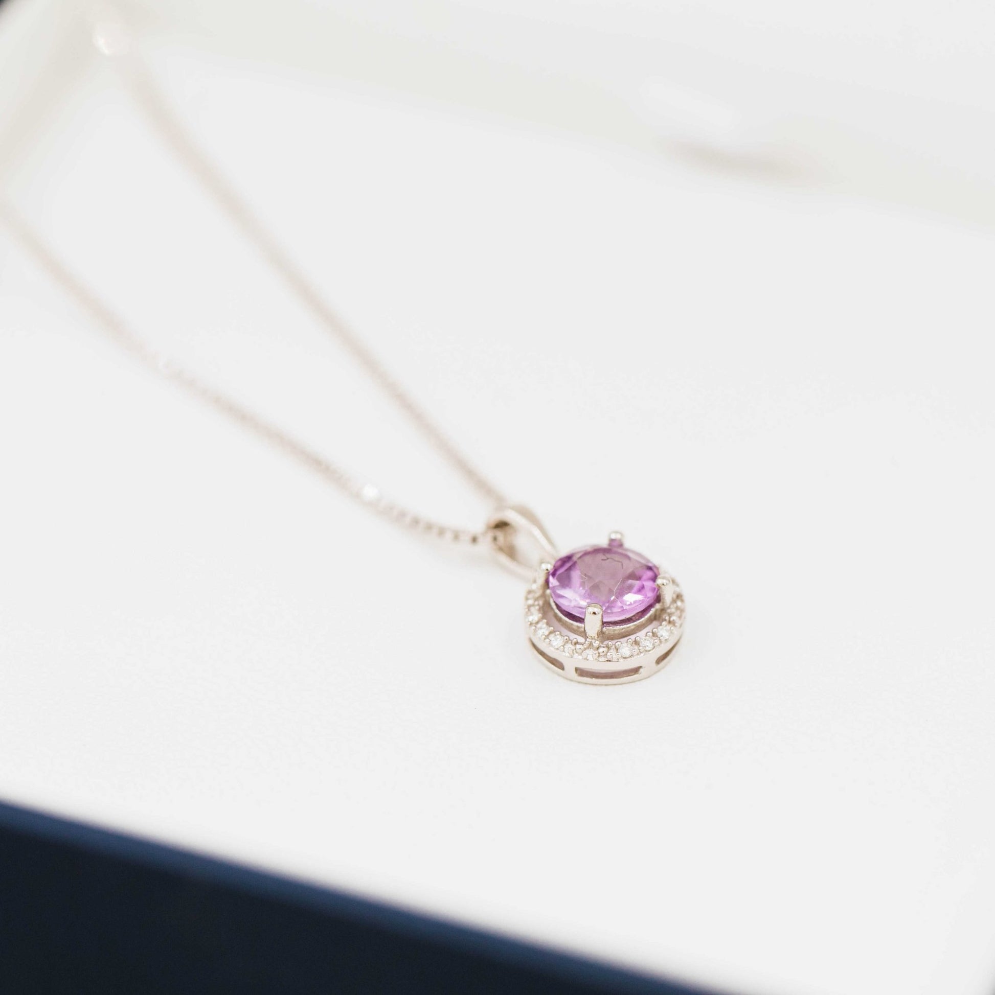 ANHENG I GULL MED DIAMANT 0,05 CT WSI 16150014 - Bjerveur.noANHENG I GULL MED DIAMANT 0,05 CT WSI 16150014