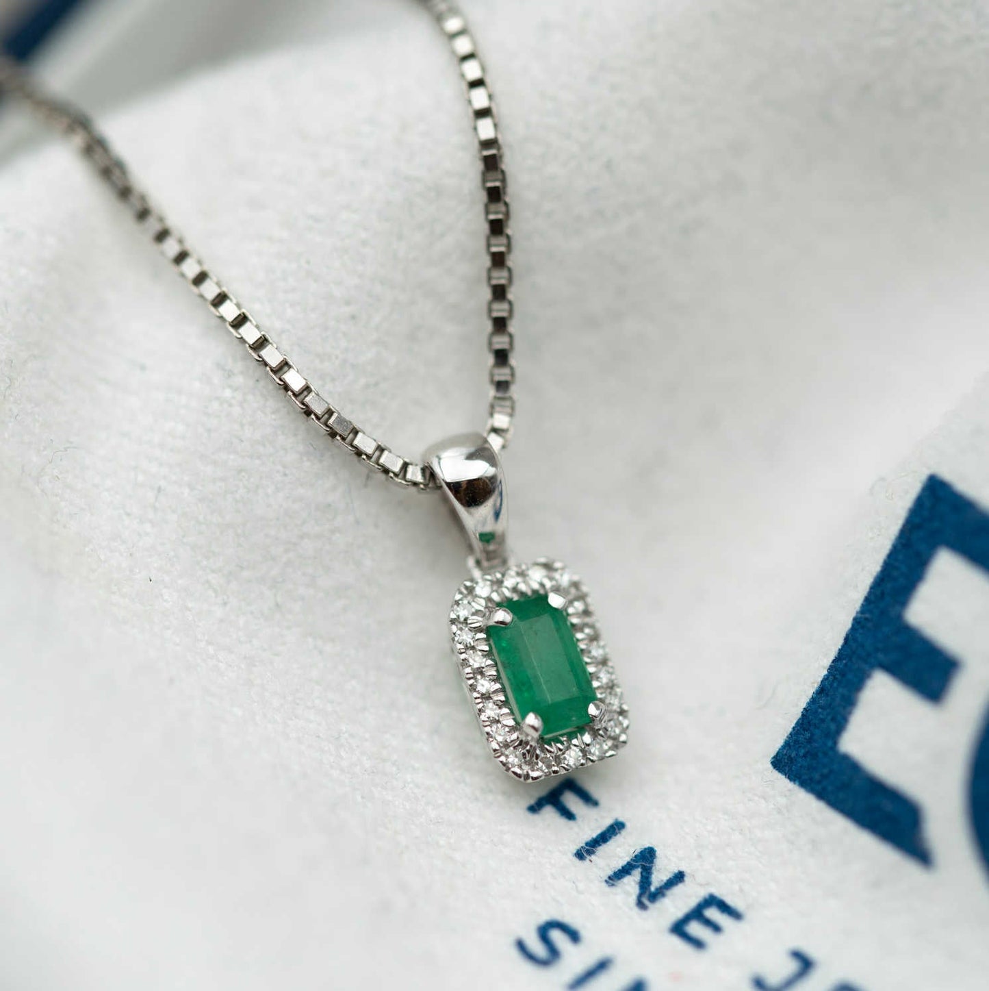 ANHENG I GULL MED DIAMANT 0,05 CT WSI 16150018 - SMA - Bjerveur.noANHENG I GULL MED DIAMANT 0,05 CT WSI 16150018 - SMA