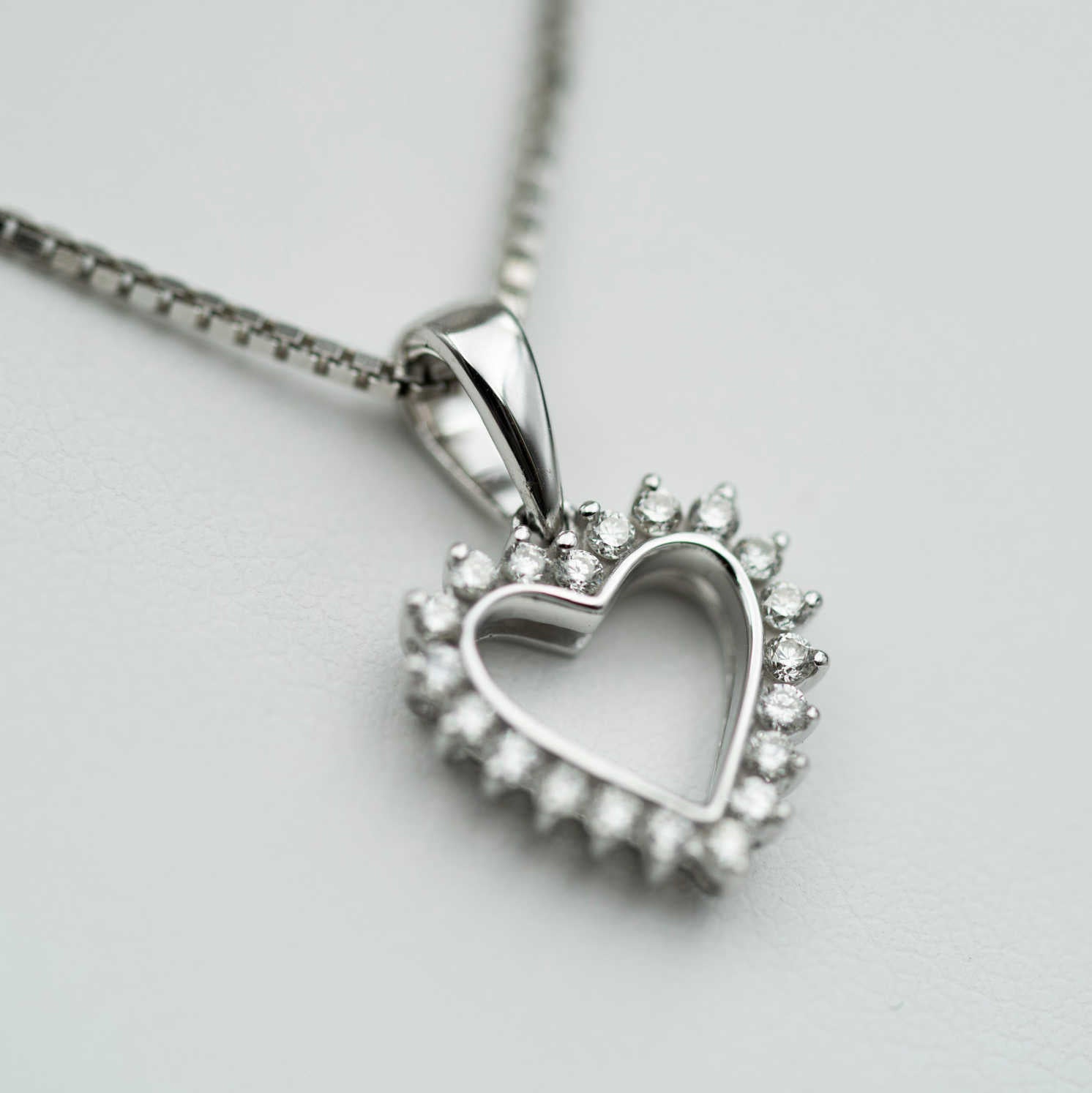 ANHENG I GULL MED DIAMANT 0,24 CT WSI 1615937 - 24 - Bjerveur.noANHENG I GULL MED DIAMANT 0,24 CT WSI 1615937 - 24