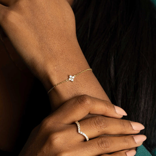 Armbånd i sølv med zirkonia blomst 991797 - Bjerveur.noArmbånd i sølv med zirkonia blomst 991797