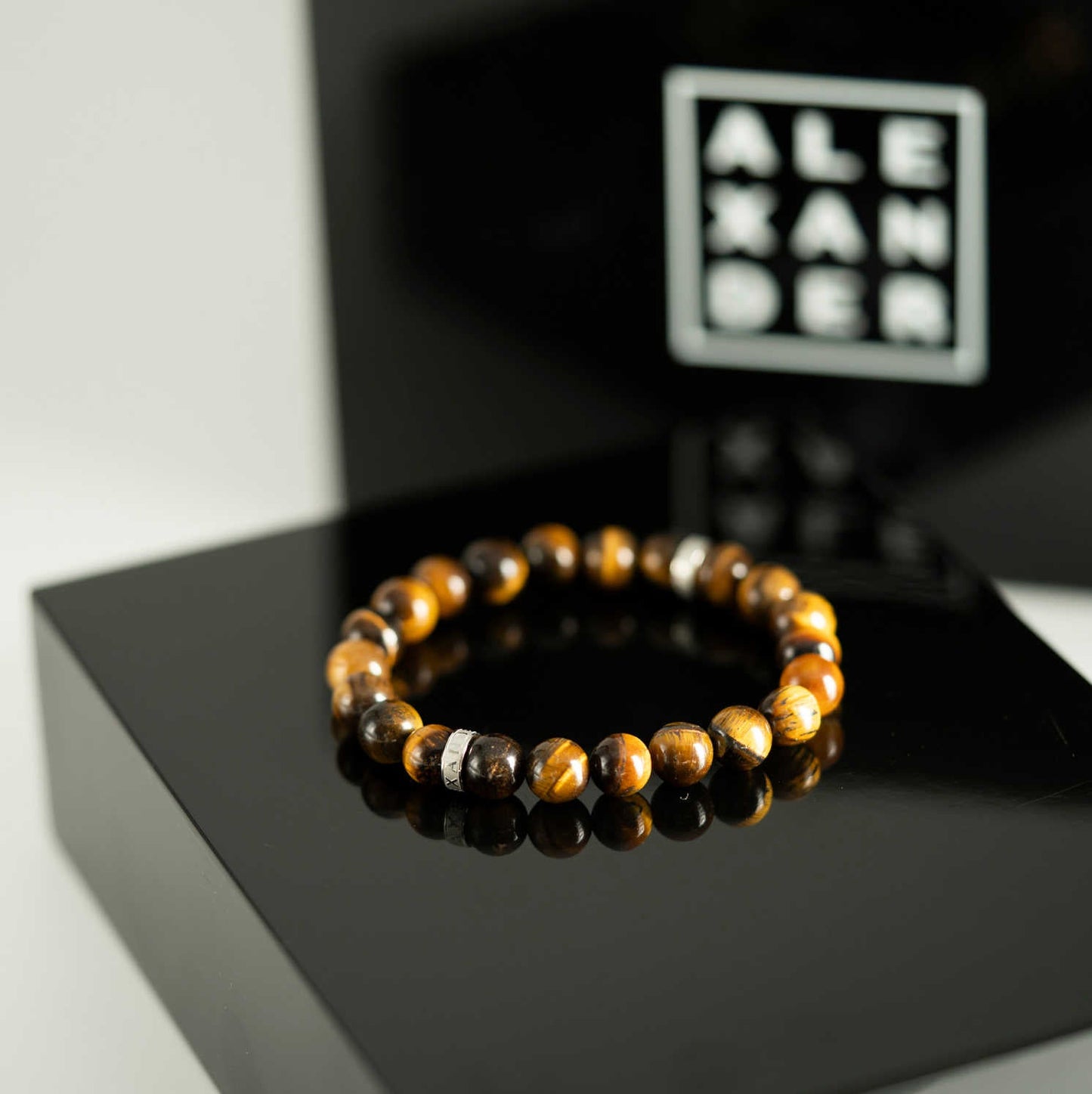 ARMBÅND I STÅL MED TIGERØYE 972560 - Bjerveur.noARMBÅND I STÅL MED TIGERØYE 972560