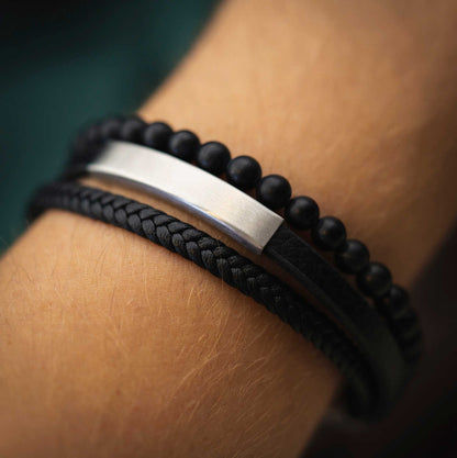 ARMBÅND I STÅL OG SORT SKINN 972512 - Bjerveur.noARMBÅND I STÅL OG SORT SKINN 972512