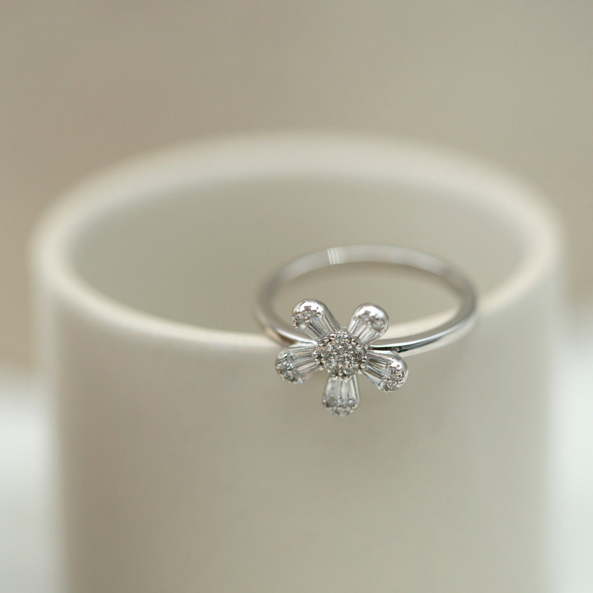 Dina ring i rhodinert sølv med zirkonia, 11 mm, bilde 2 av 3