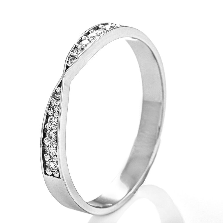 Twist ring i 585 hvitt gull med diamant 0,11 ct