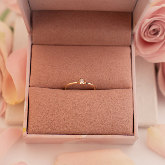Vida ring i 585 gult gull med diamant 0,10 ct, bilde 2 av 2