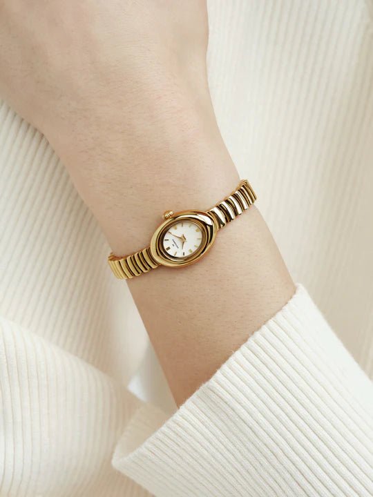 Belle Oval Petite Gullfarget / Hvit 18x26 SKU | MB1416 - Bjerveur.noBelle Oval Petite Gullfarget / Hvit 18x26 SKU | MB1416