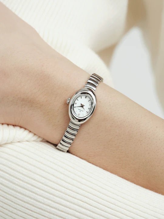 Belle Oval Petite Sølvfarget / Hvit 18x26 SKU | MB1417 - Bjerveur.noBelle Oval Petite Sølvfarget / Hvit 18x26 SKU | MB1417