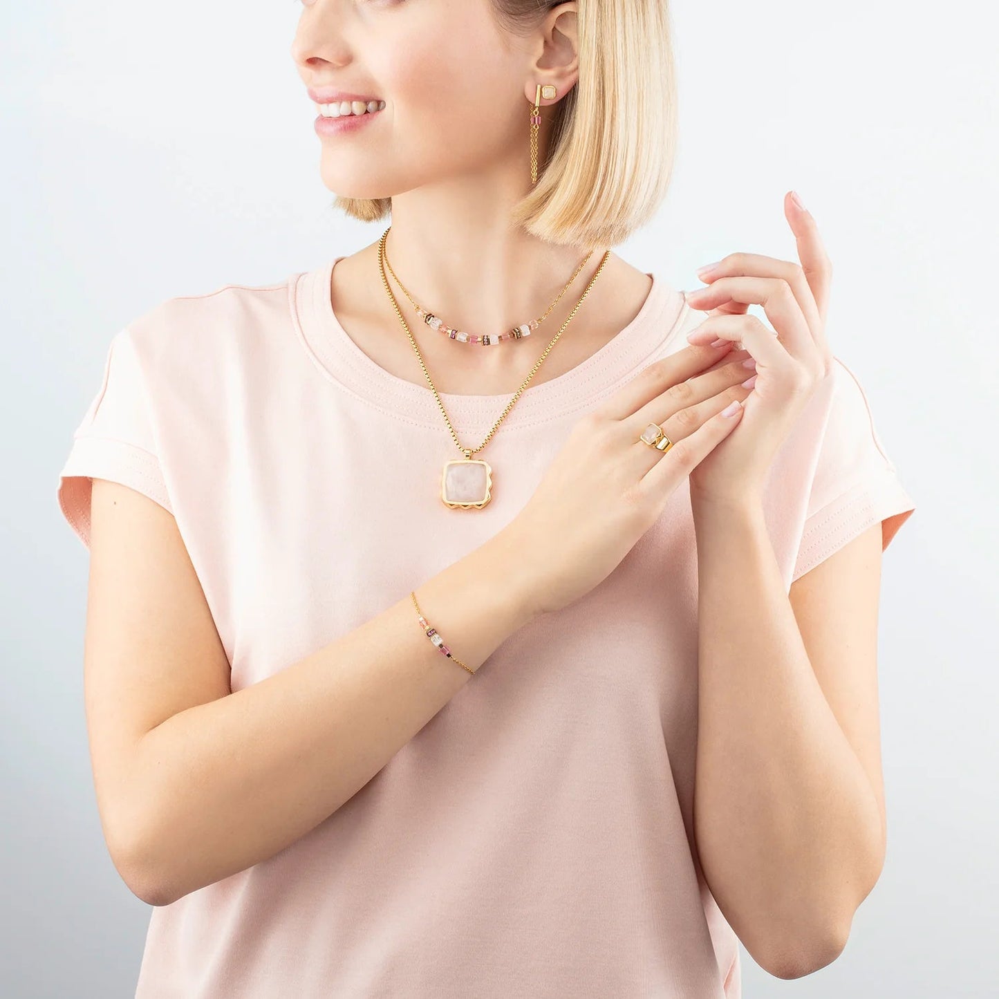 Bracelet Mini Cubes & Chain gold - pink 5076301916 - Bjerveur.noBracelet Mini Cubes & Chain gold - pink 5076301916