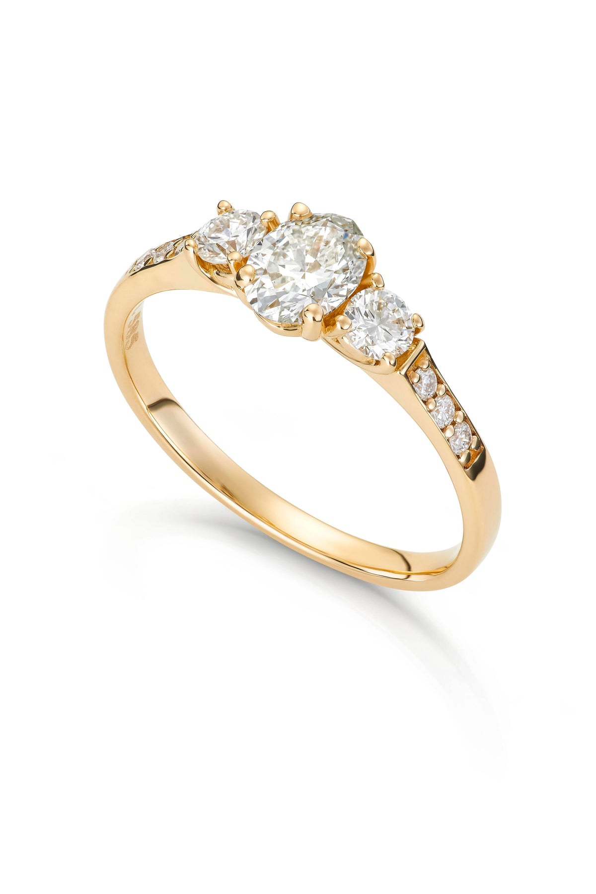 Svolder ring i 585 gult gull med labdiamanter 0,87 ct