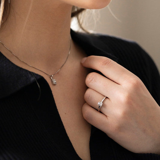 Ring i 14 karat hvitt gull med diamant 0,17 ct, 5,5 mm, bilde 2 av 4