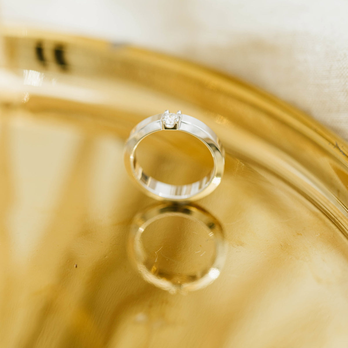 Sigma alliansering i 14 karat hvitt gull med diamant 0,15 ct, bilde 2 av 4