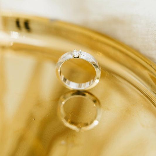 Sigma alliansering i 14 karat hvitt gull med diamant 0,15 ct, bilde 2 av 4