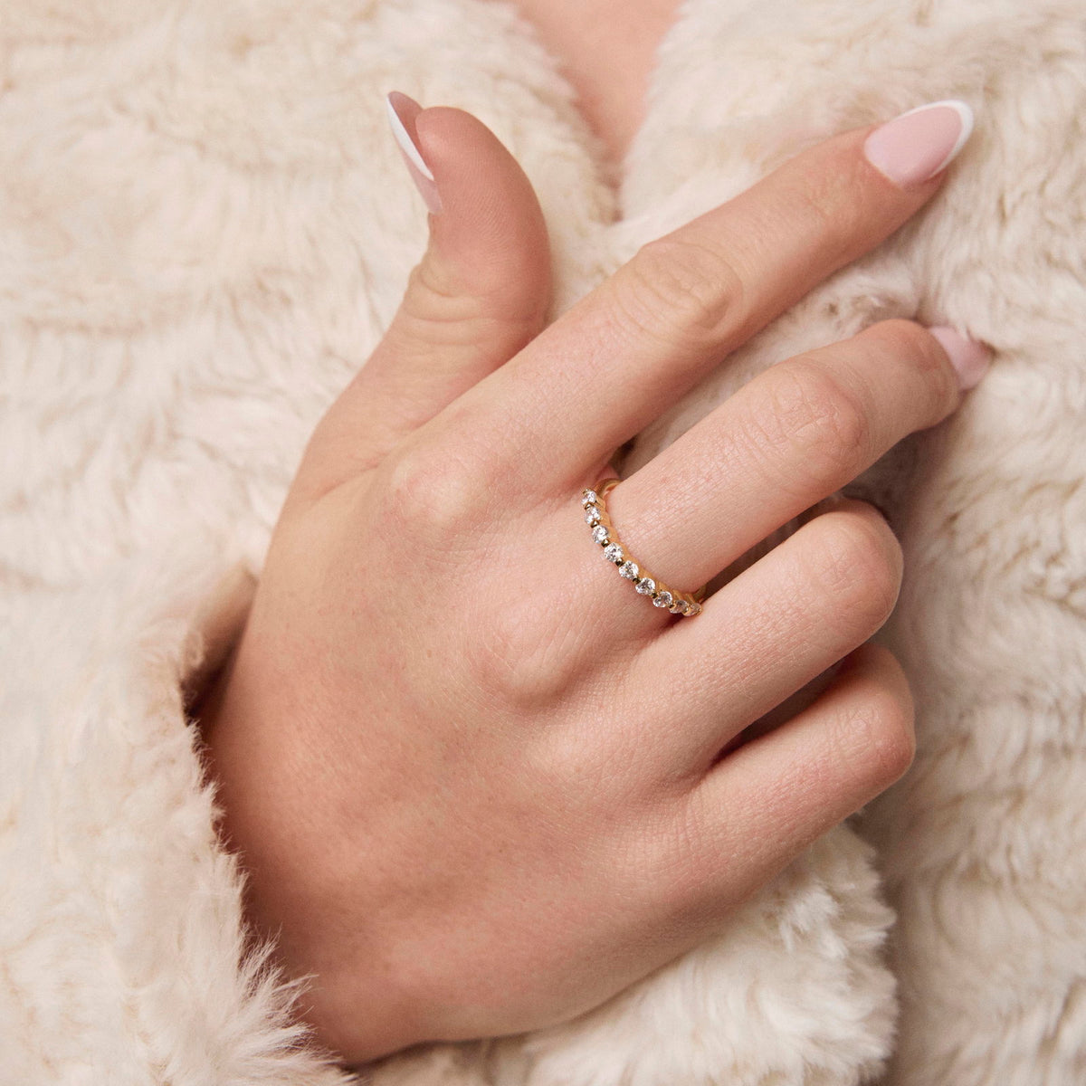 Glam ring i forgylt sølv med zirkonia, høyde 2,5 mm, bilde 2 av 6