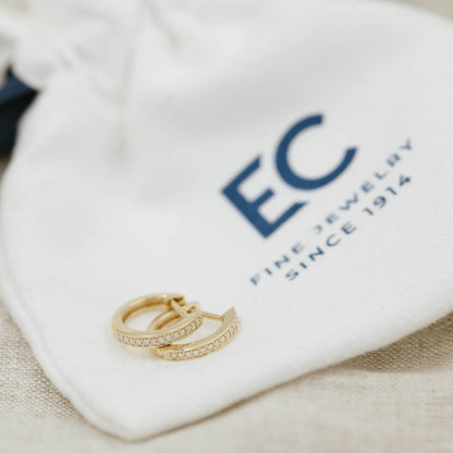 Øreringer i gult gull med diamant 0,08 ct