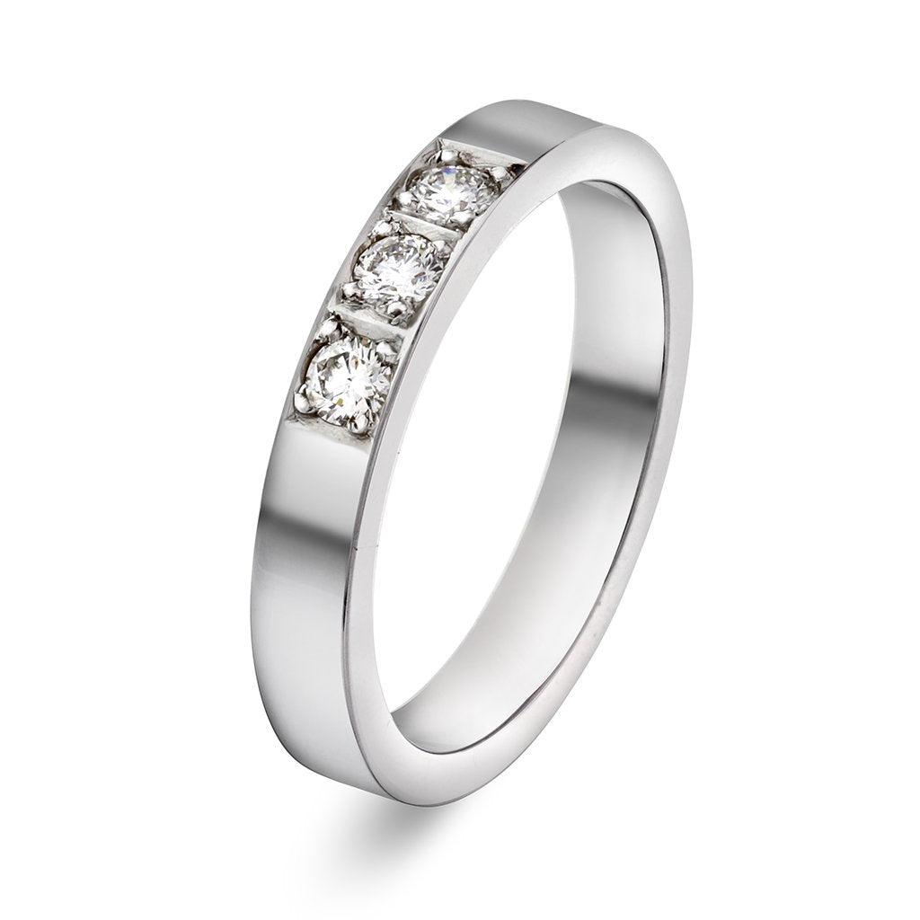 Delta ring i 14 karat hvitt gull med diamant 0,15 ct, bilde 1 av 3