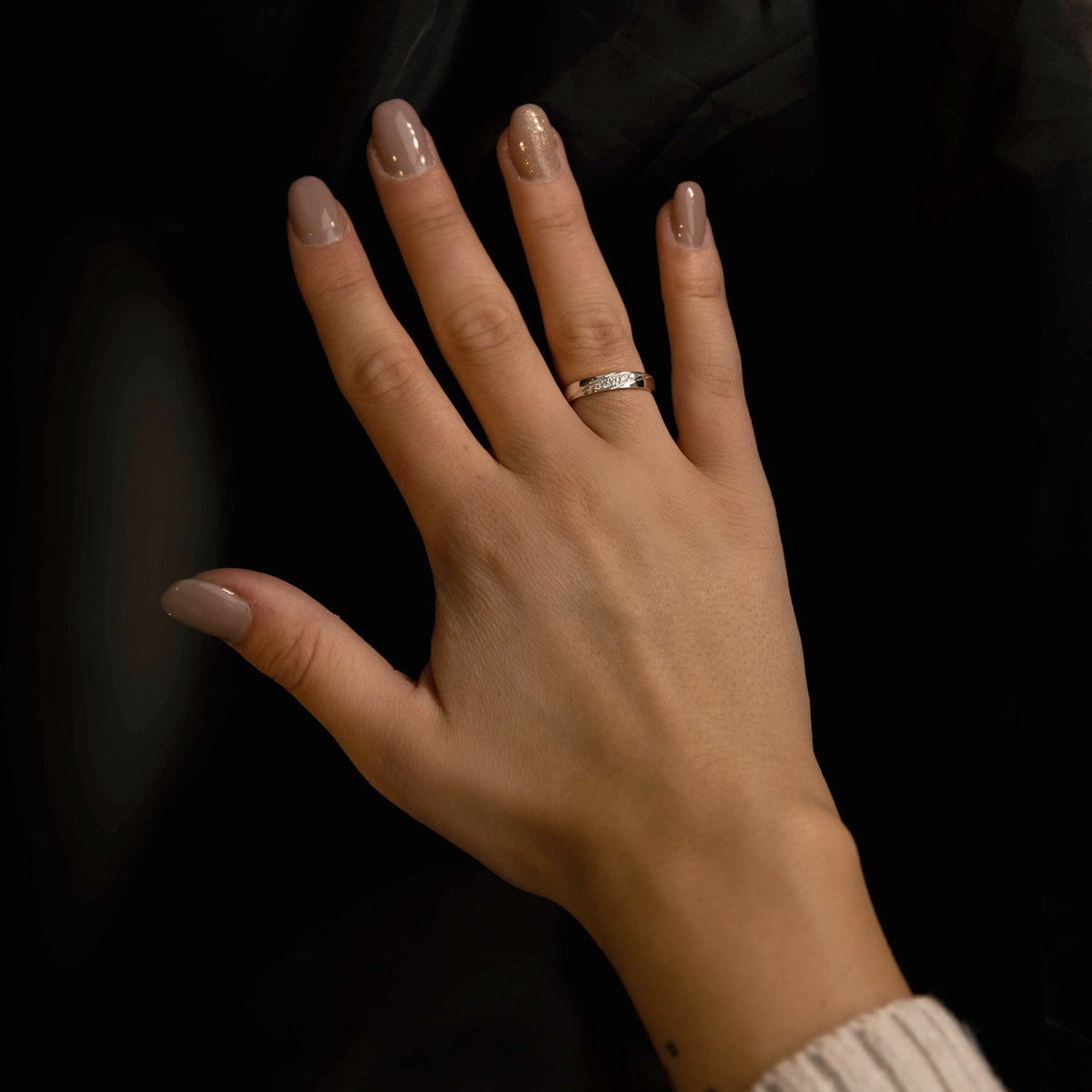 Moments giftering i hvitt gull med diamanter 0,09 ct, 3,5 mm, bilde 3 av 3