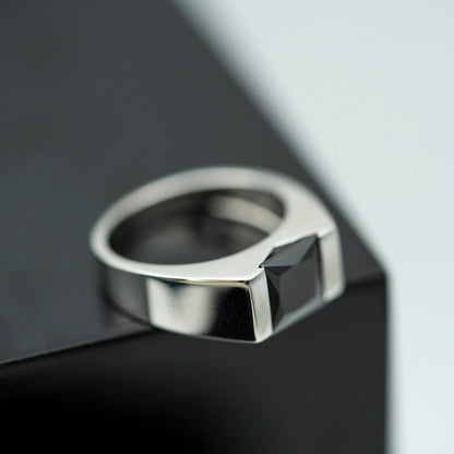 Ring i rhodinert sølv med sort zirkonia 8 mm, bilde 3 av 4