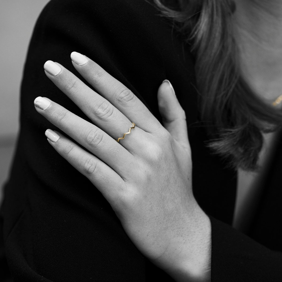 Studio Peak ring i forgylt sølv, justerbar, 1,5 mm, bilde 2 av 3