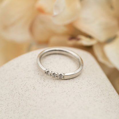 Beta ring i 14 karat hvitt gull med diamant 0,09 ct 3 mm, bilde 3 av 3