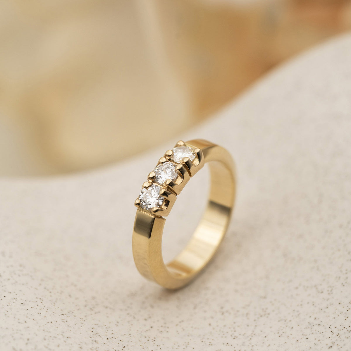 Sigma alliansering i 14 karat gult gull med diamant 0,60 ct, bilde 2 av 4