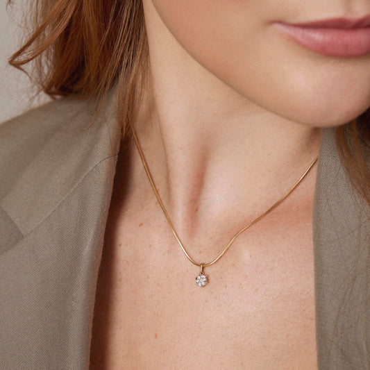 Illusjon anheng i gult gull med diamant 0,15 ct, bilde 2 av 4
