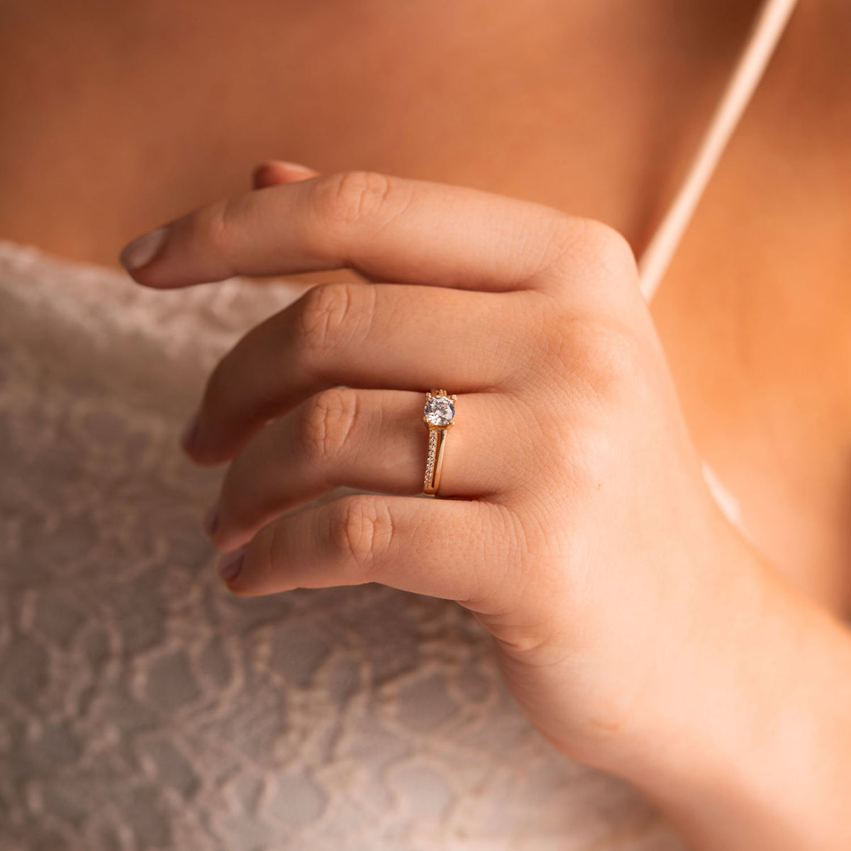 Ring i 14 karat gult gull med zirkonia 3,3 mm, bilde 2 av 2