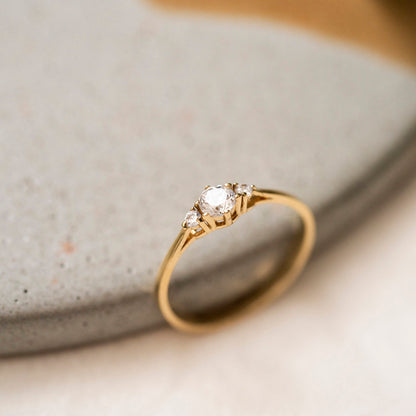 Ring i 585 gult gull med zirkonia, bredde 9 mm, bilde 4 av 4