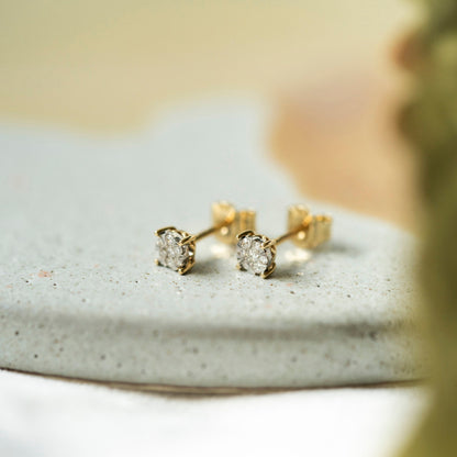 Øredobber i 585 gult gull med diamanter 0,13 ct, bilde 4 av 4