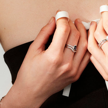 Ring i 14 karat hvitt gull med topas og diamant 0,15 ct, bilde 2 av 2