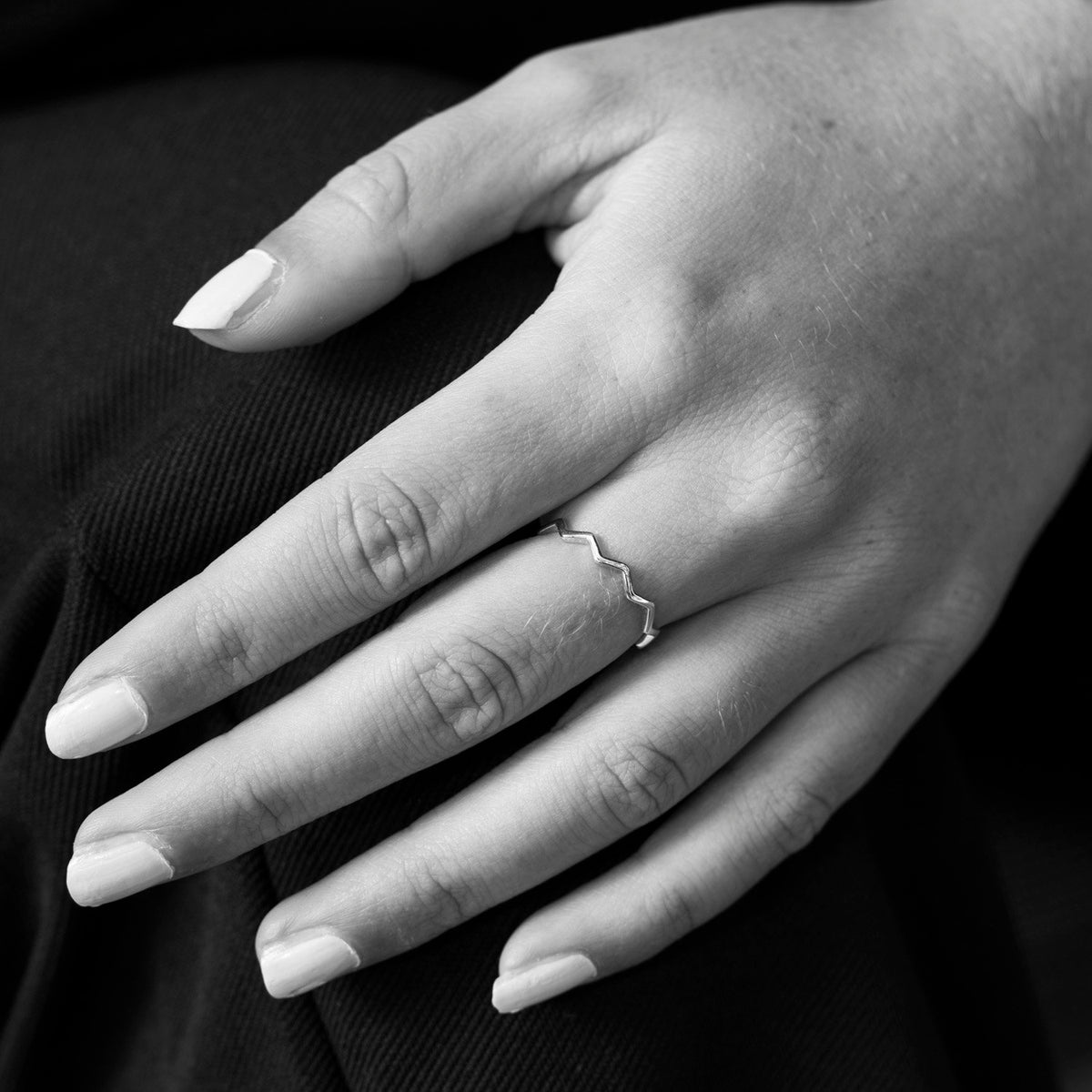 Studio ring i rhodinert 925 sølv, justerbar, 1,5 mm bred, bilde 2 av 3