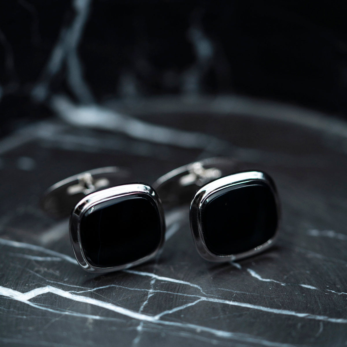 Mansjettknapper i 14 karat hvitt gull med onyks 14,5 x 16 mm, bilde 2 av 4