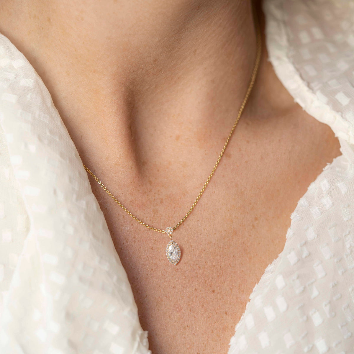 Anheng i 14 karat gult gull med zirkonia 16 mm, bilde 2 av 2