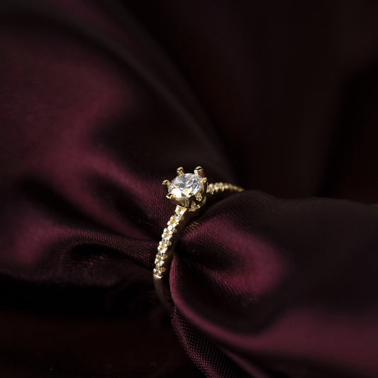 Vida ring i 585 gult gull med diamant 0,40 ct, bilde 2 av 3
