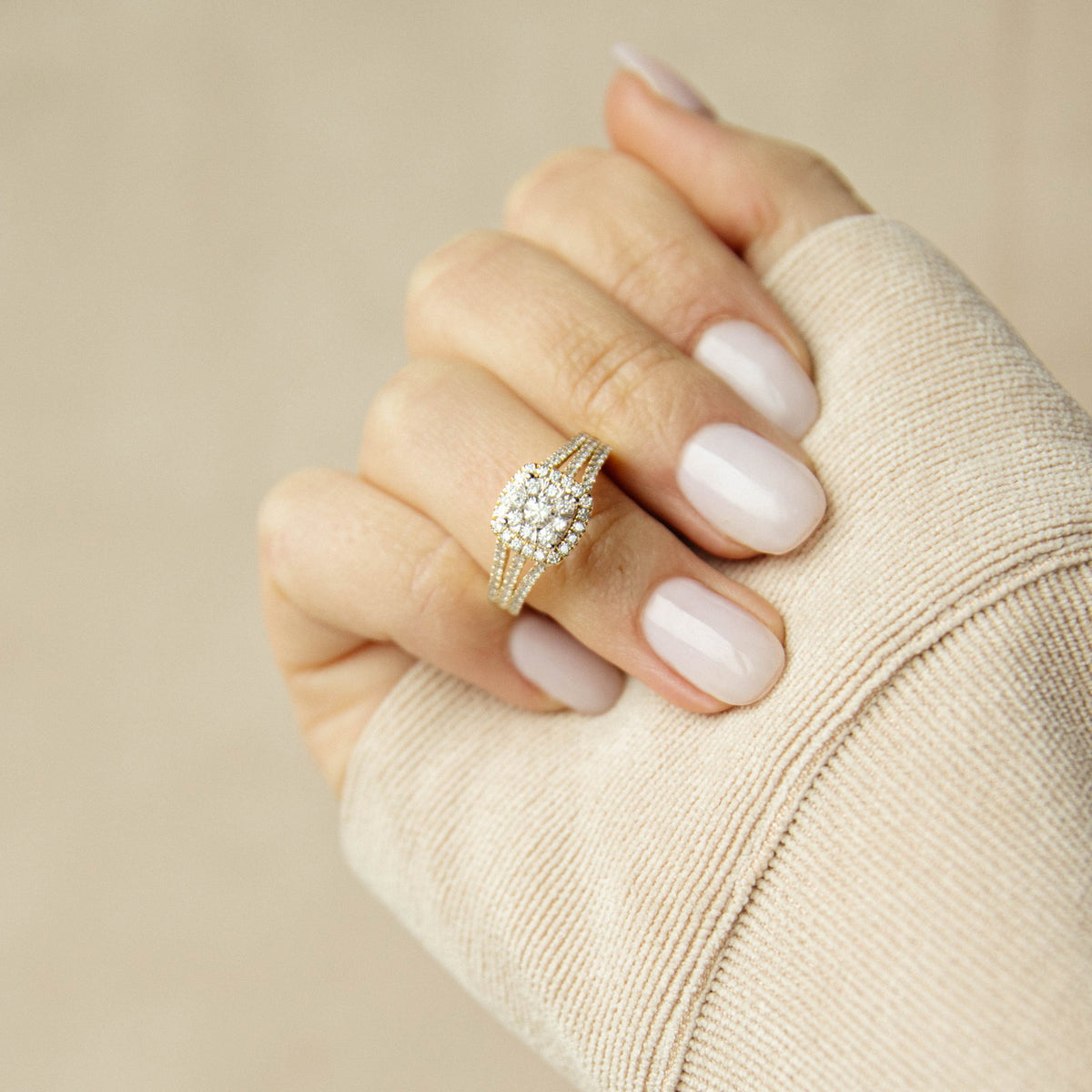 Ring i 14 karat gult gull med diamant 0,90 ct, bilde 2 av 4
