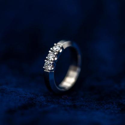 Sigma alliansering i 14 karat hvitt gull med diamant 0,45 ct, bilde 2 av 3